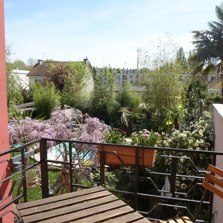 Annexe 44 *